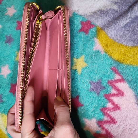Pale Pink Prada Milano Wallet - Picture 10 of 15
